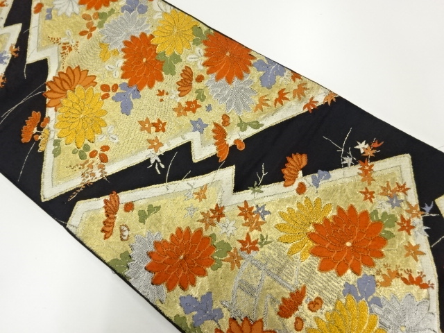 アンティーク　松皮菱に菊模様織出し袋帯（材料）